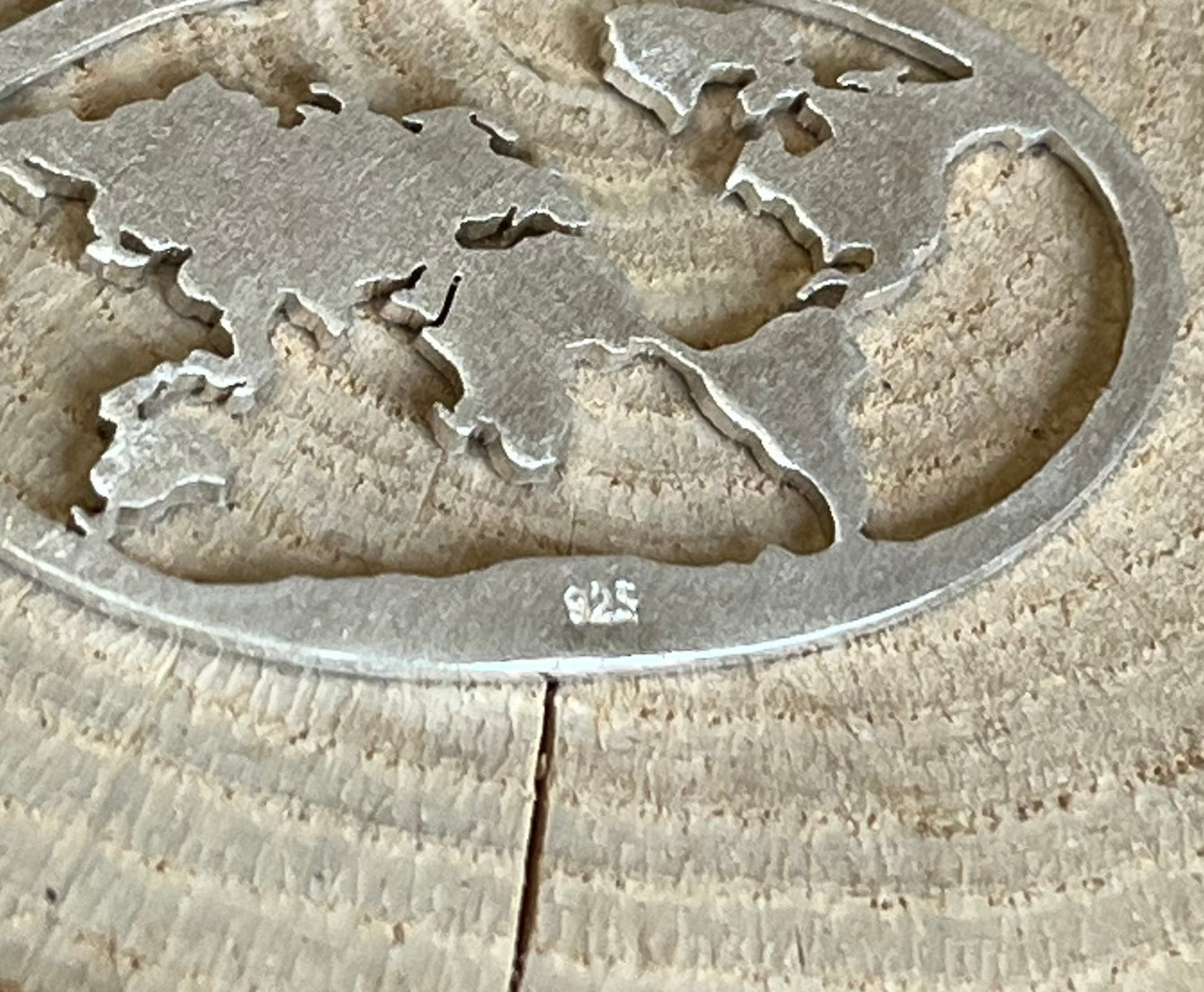 World Map Pendant. Sterling Silver (925)