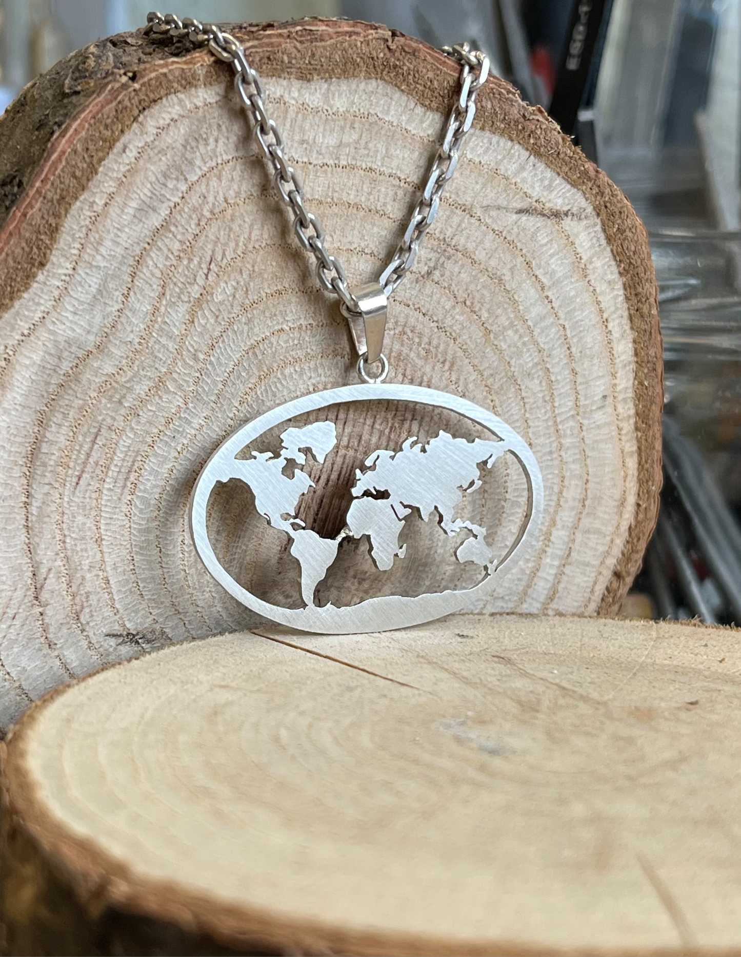 World Map Pendant. Sterling Silver (925)