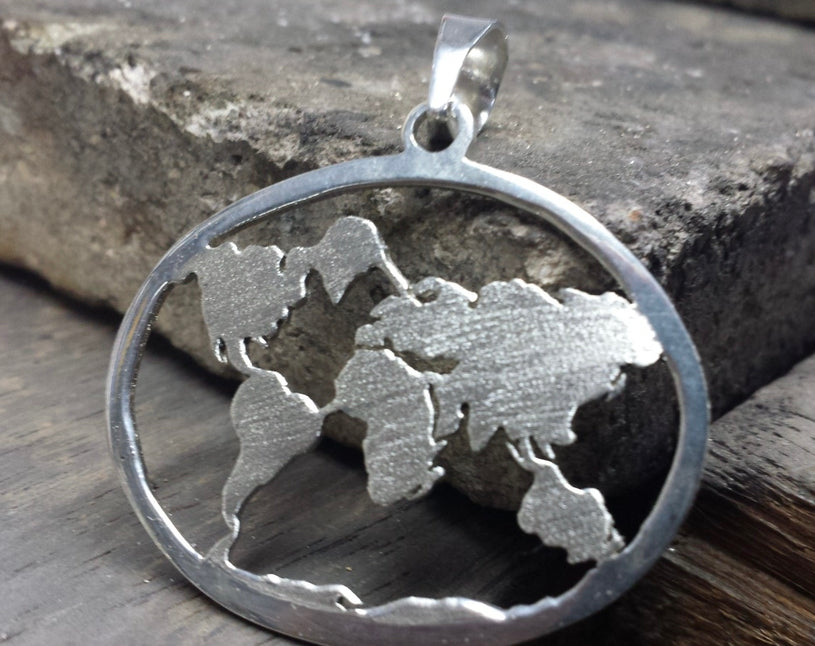 World Map Pendant. Sterling Silver (925)