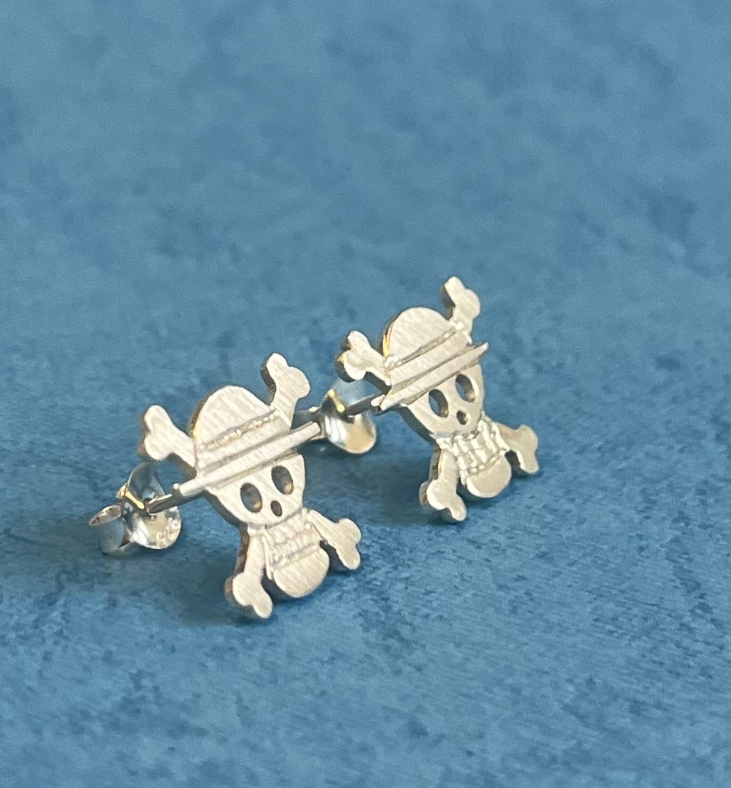 One Piece Earrings. Sterling Silver (925)