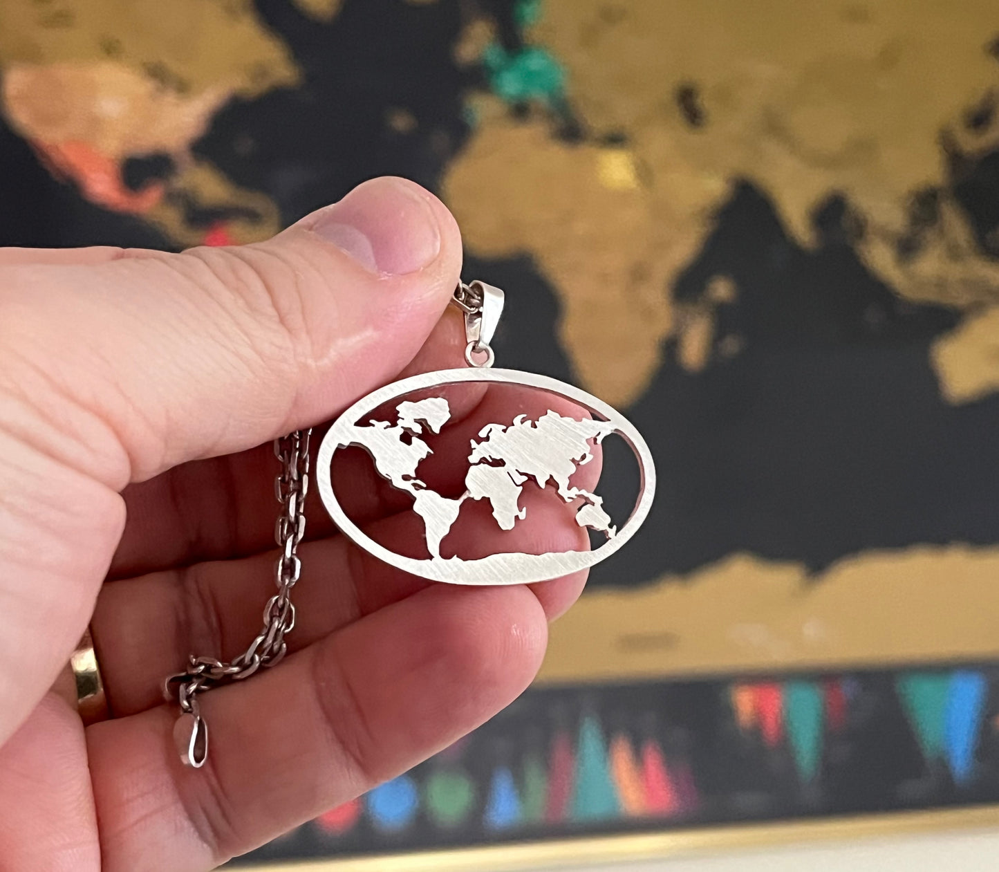 World Map Pendant. Sterling Silver (925)