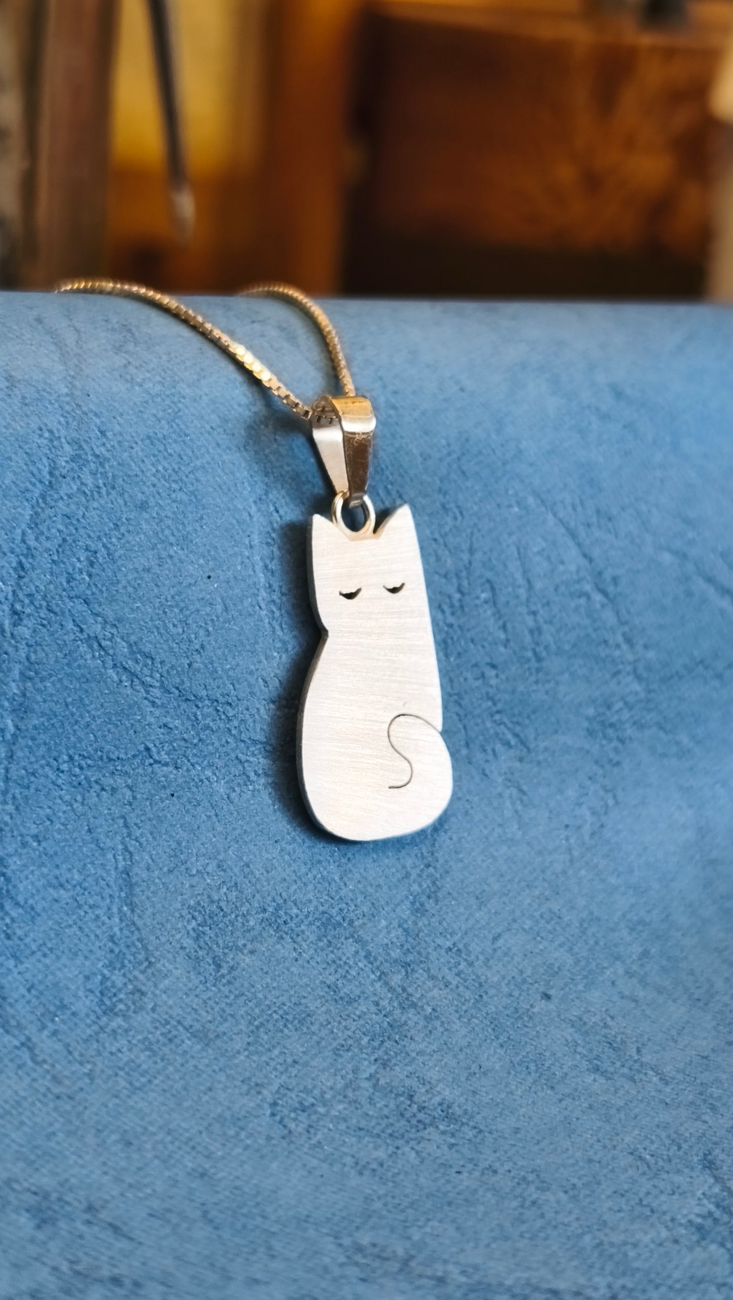 Cat Pendant. Sterling Silver.