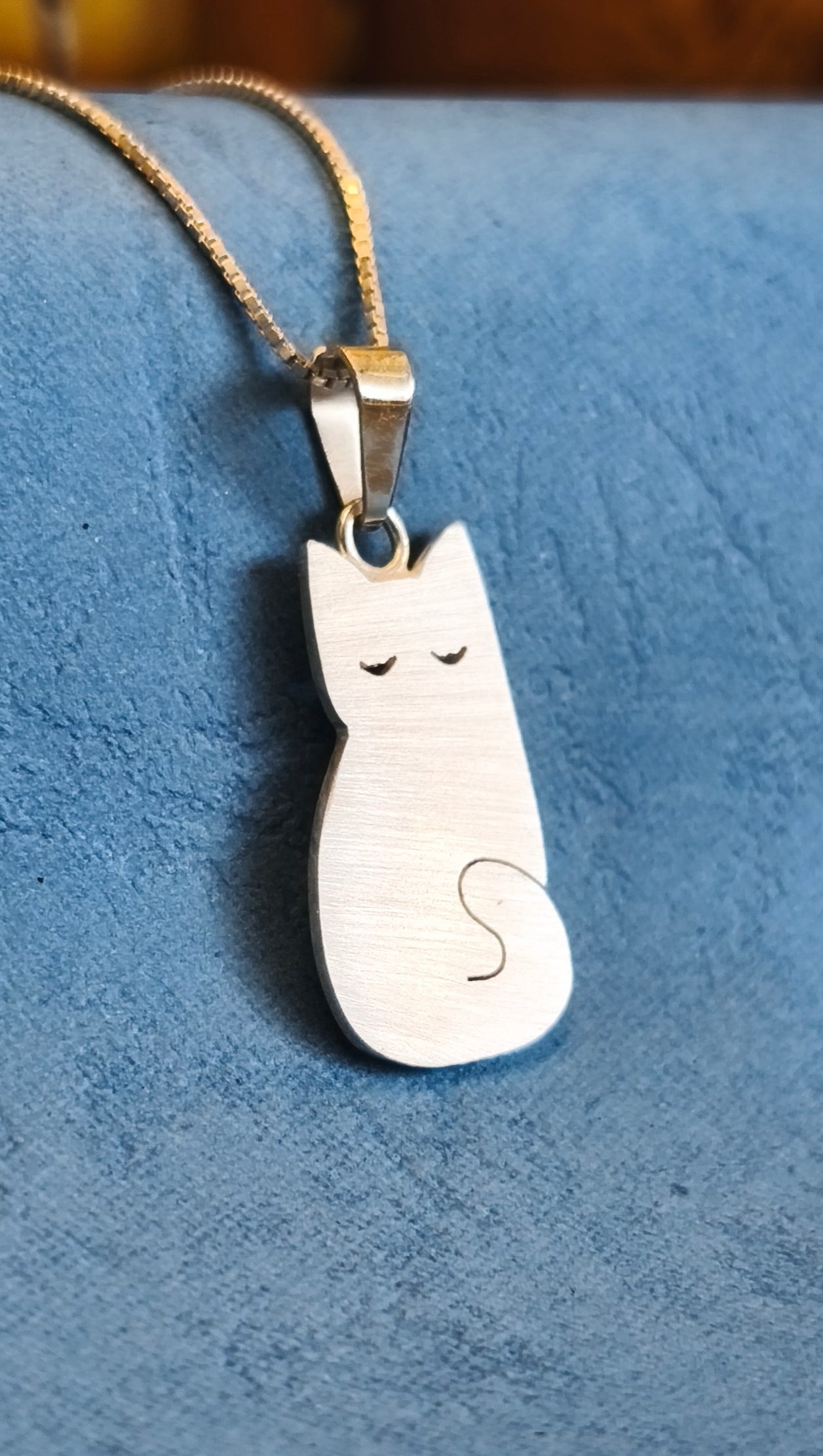 Cat Pendant. Sterling Silver.